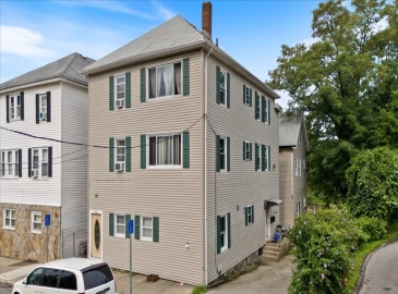 1986-1990 N Main St, Fall River, Massachusetts, 9 Bedrooms Bedrooms, 18 Rooms Rooms,3 BathroomsBathrooms,Residential Income,For Sale,N Main St,73279229