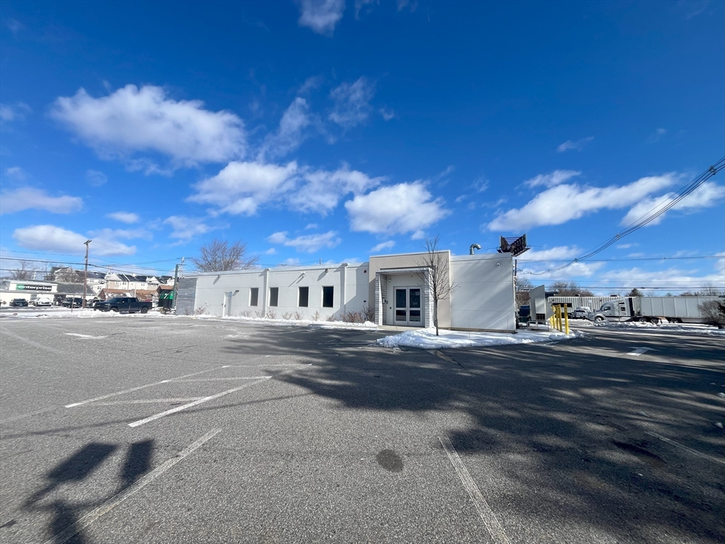 1090 W Chestnut St, Brockton, Massachusetts, ,Commercial Lease,For Rent,W Chestnut St,73335827