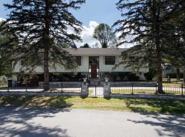 101 Gibbs St, Somerset, Massachusetts, 4 Bedrooms Bedrooms, 7 Rooms Rooms,3 BathroomsBathrooms,Residential,For Sale,Gibbs St,73288901