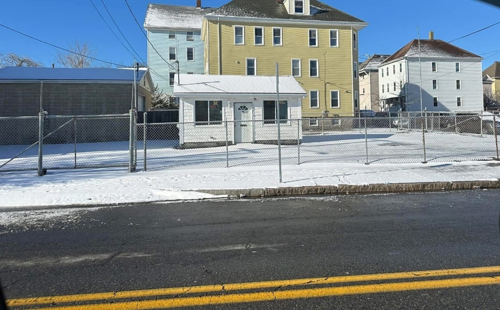 297 Belleville Ave, New Bedford, Massachusetts, ,Commercial Lease,For Rent,Belleville Ave,73336294