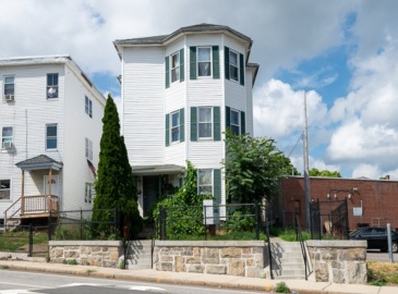 5 Massasoit Rd, Worcester, Massachusetts, 4 Bedrooms Bedrooms, 12 Rooms Rooms,2.5 BathroomsBathrooms,Residential Income,For Sale,Massasoit Rd,73266036