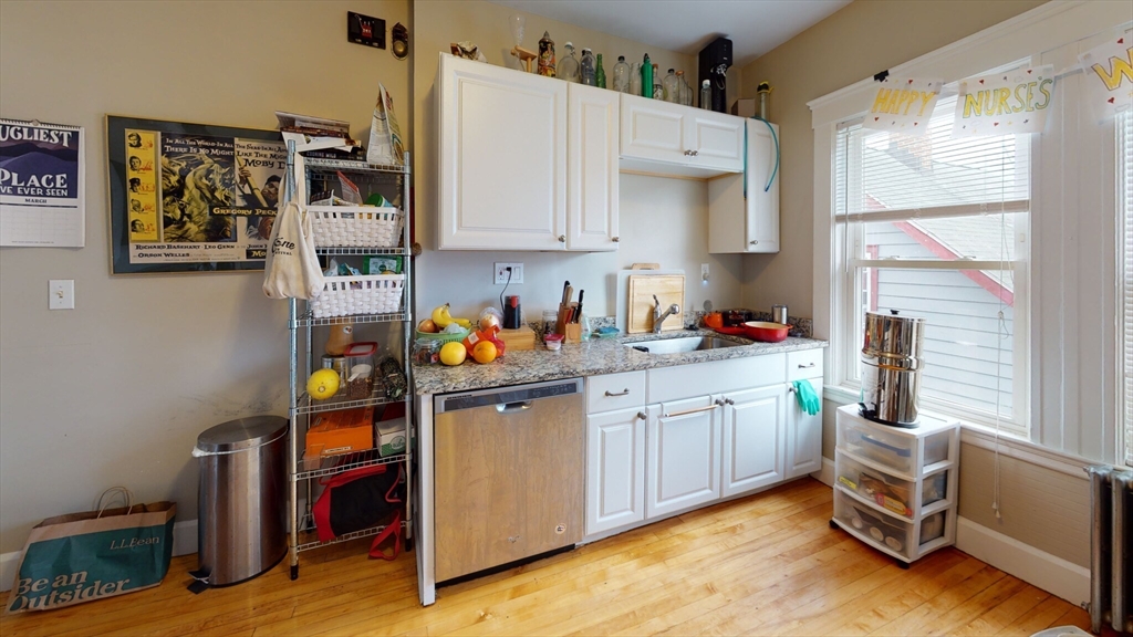 48 South Crescent Circuit, Boston, Massachusetts, 3 Bedrooms Bedrooms, 4 Rooms Rooms,1.5 BathroomsBathrooms,Residential Lease,For Rent,South Crescent Circuit,73336411