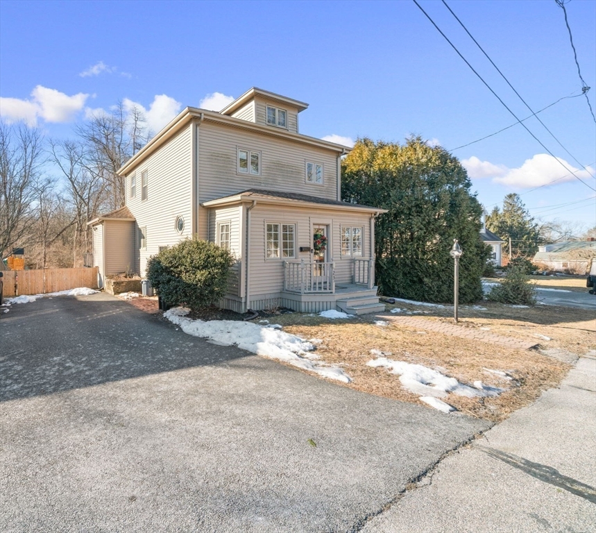 23 Mccormick Street, Dartmouth, Massachusetts, 3 Bedrooms Bedrooms, 5 Rooms Rooms,1.5 BathroomsBathrooms,Residential,For Sale,Mccormick Street,73336705