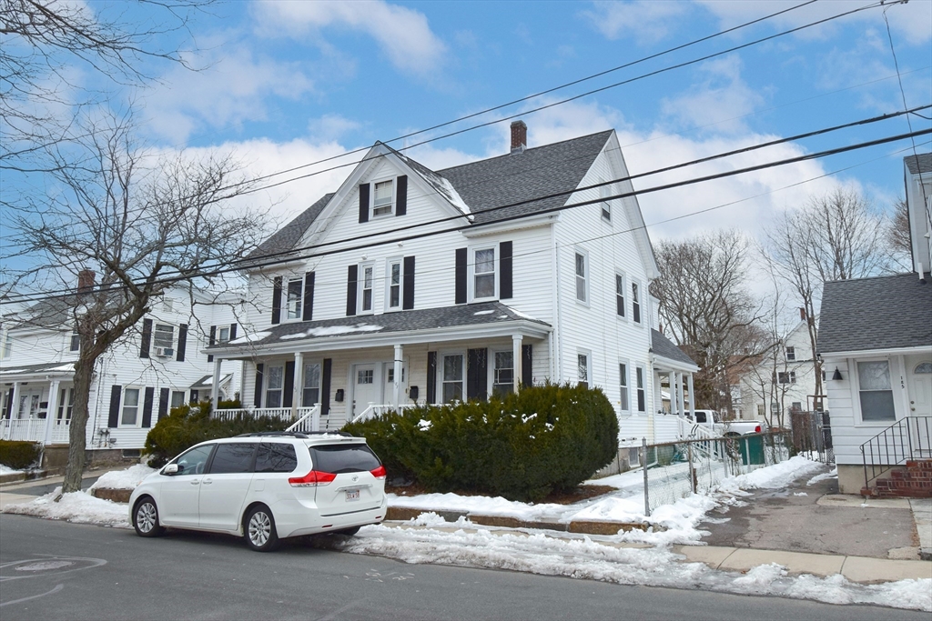 187-189 Liberty St, Quincy, Massachusetts, 6 Bedrooms Bedrooms, 12 Rooms Rooms,3 BathroomsBathrooms,Residential Income,For Sale,Liberty St,73337060