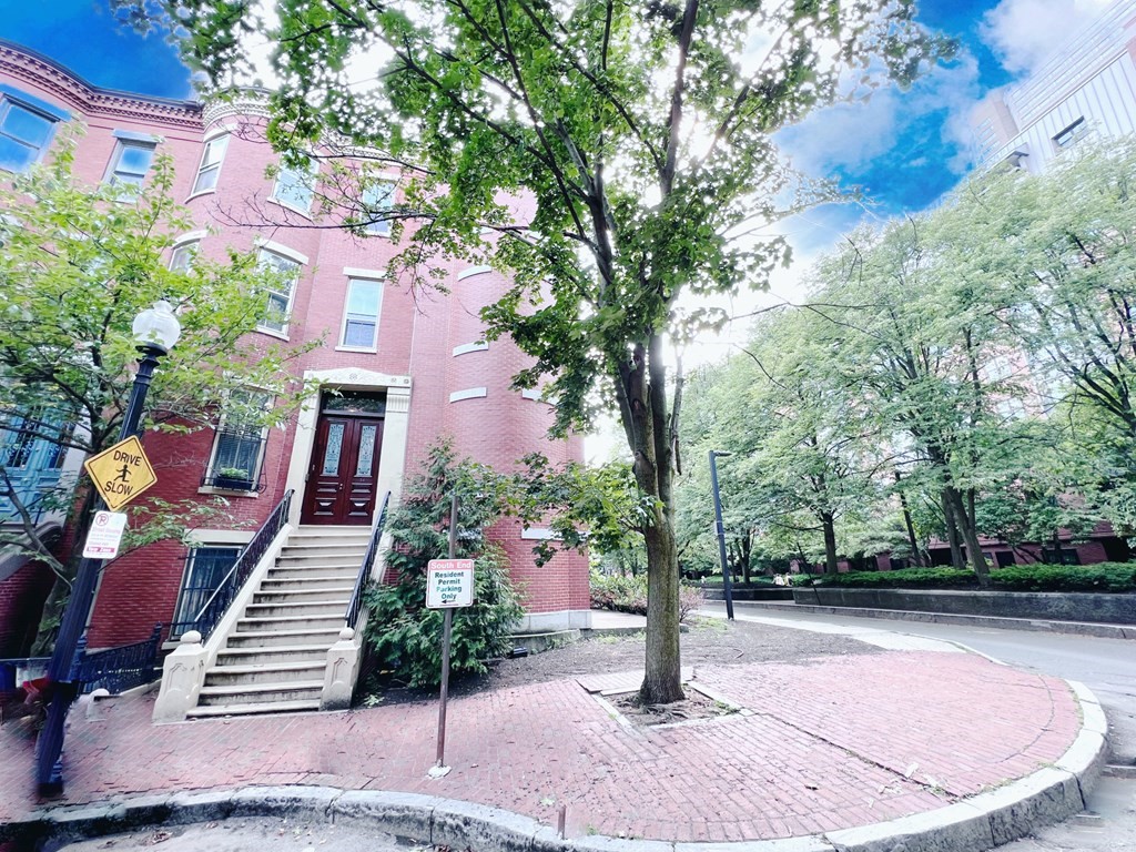 34 Yarmouth St, Boston, Massachusetts, 1 Bedroom Bedrooms, 4 Rooms Rooms,1 BathroomBathrooms,Residential Lease,For Rent,Yarmouth St,73337091