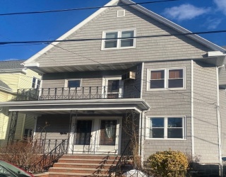 66 Gale Street, Malden, Massachusetts, 2 Bedrooms Bedrooms, 6 Rooms Rooms,1 BathroomBathrooms,Residential Lease,For Rent,Gale Street,73337235