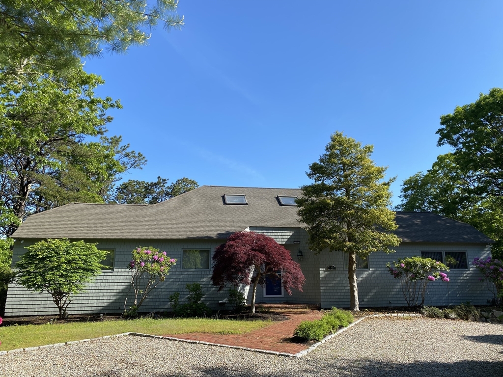 9 Prestwick Ln, Mashpee, Massachusetts, 3 Bedrooms Bedrooms, 5 Rooms Rooms,3 BathroomsBathrooms,Residential,For Sale,Prestwick Ln,73337236