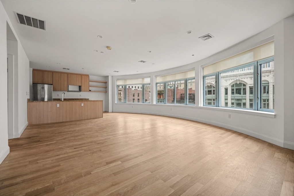 425 Boylston, Boston, Massachusetts, 2 Bedrooms Bedrooms, 5 Rooms Rooms,2 BathroomsBathrooms,Residential Lease,For Rent,Boylston,73337284