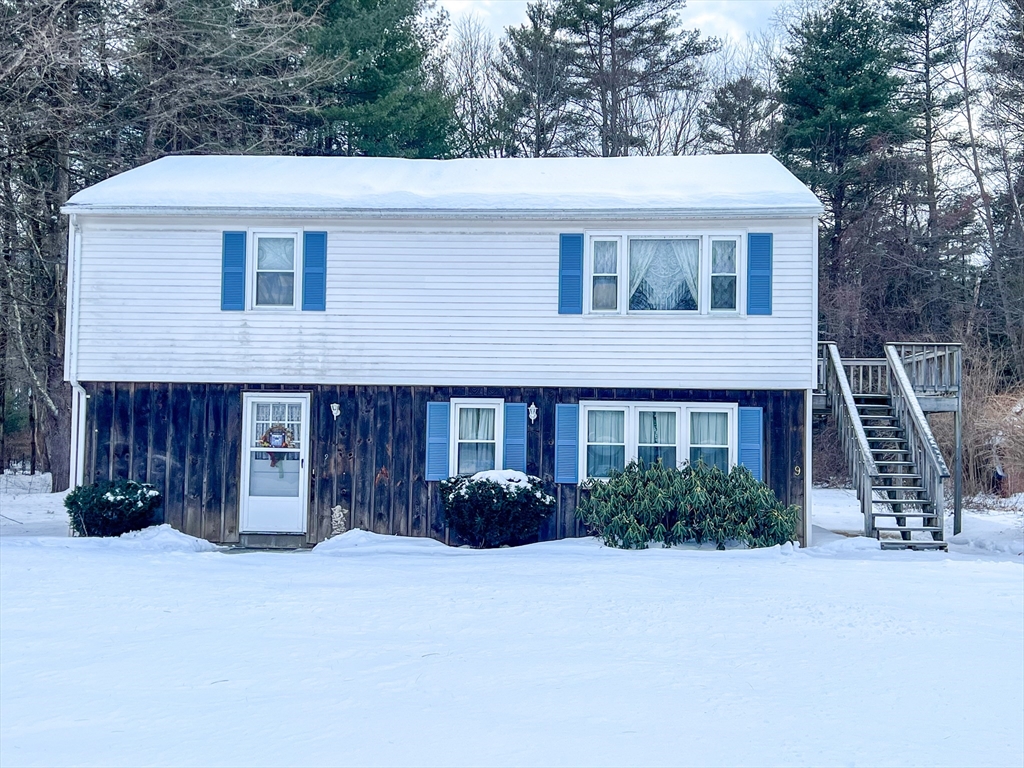 9 Metacomet Cir, Belchertown, Massachusetts, 3 Bedrooms Bedrooms, 7 Rooms Rooms,1.5 BathroomsBathrooms,Residential,For Sale,Metacomet Cir,73337369