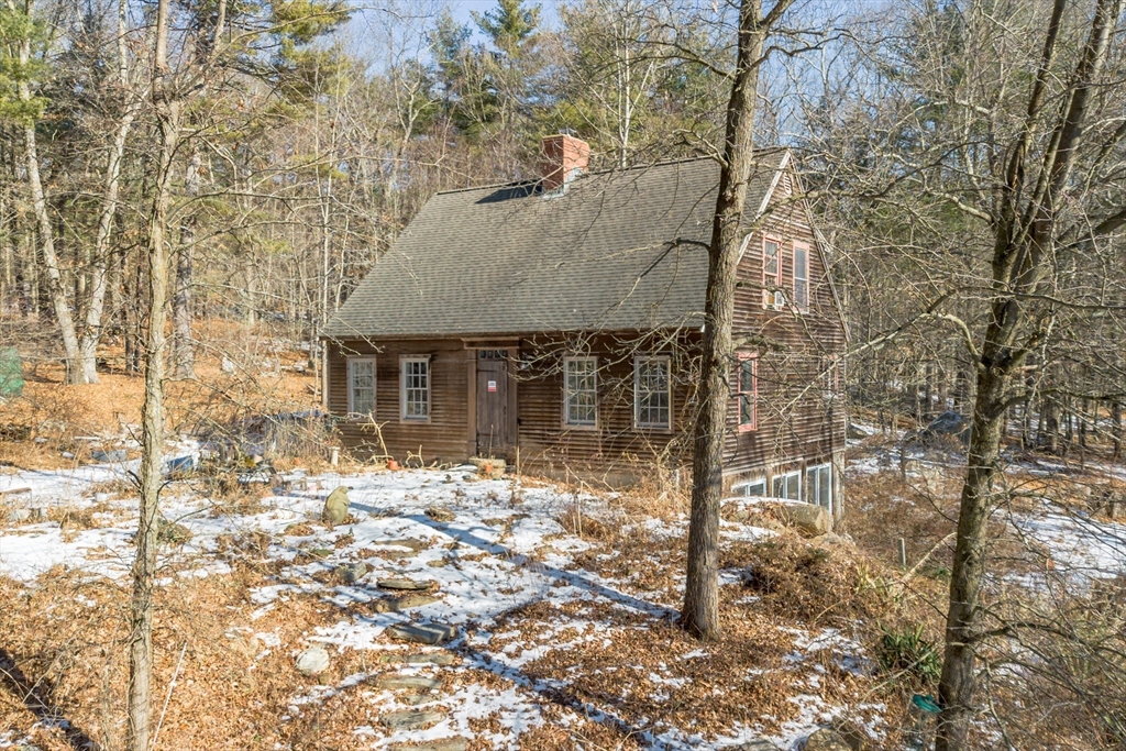 23 Harvard Rd, Bolton, Massachusetts, 3 Bedrooms Bedrooms, 5 Rooms Rooms,2 BathroomsBathrooms,Residential,For Sale,Harvard Rd,73337472