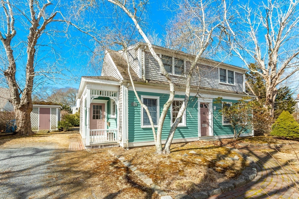 140 Gifford Street, Falmouth, Massachusetts, 4 Bedrooms Bedrooms, 6 Rooms Rooms,2 BathroomsBathrooms,Residential Income,For Sale,Gifford Street,73337588