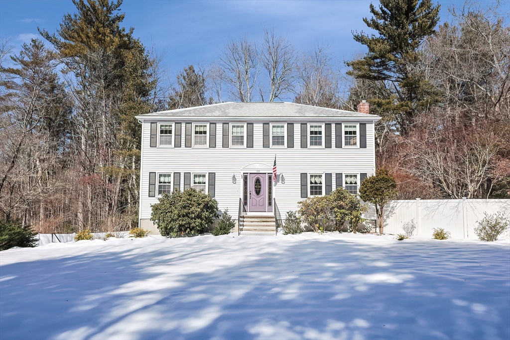 120 David Rd, Franklin, Massachusetts, 4 Bedrooms Bedrooms, 8 Rooms Rooms,2.5 BathroomsBathrooms,Residential,For Sale,David Rd,73337940