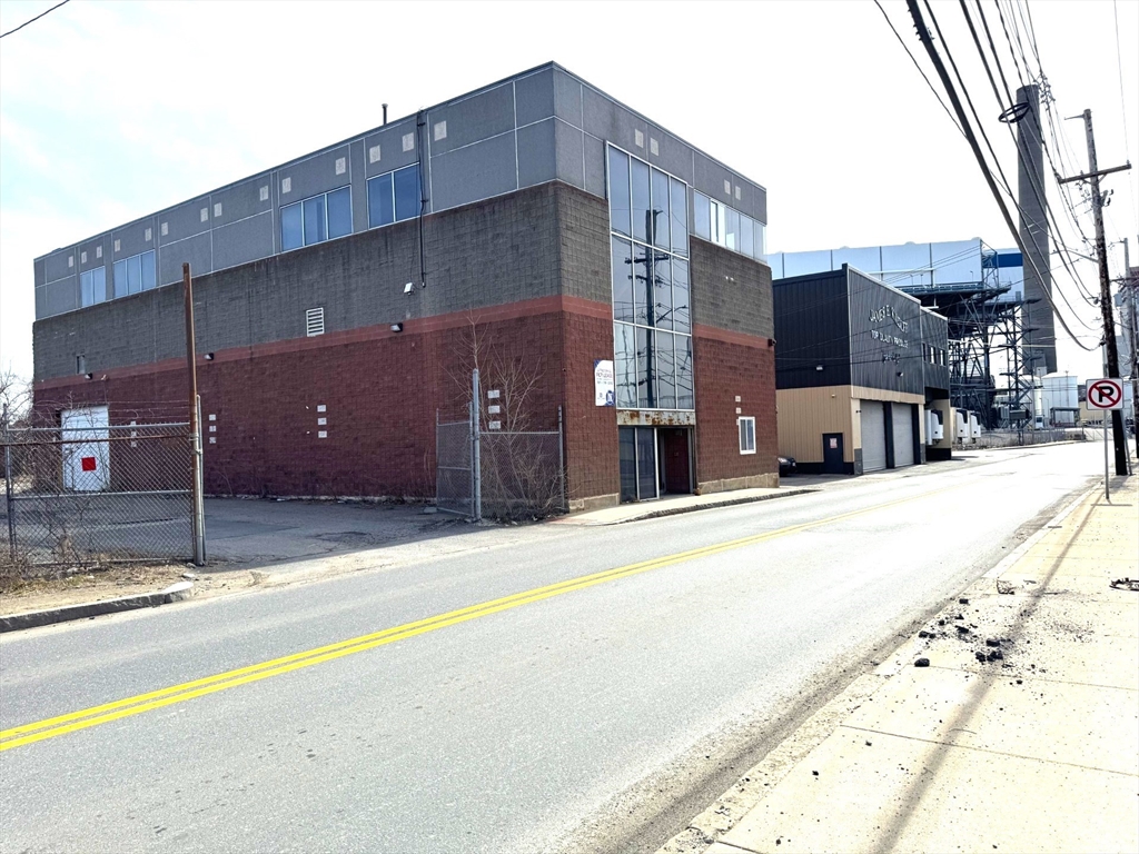 4 Betty Street, Everett, Massachusetts, ,Commercial Lease,For Rent,Betty Street,73338038