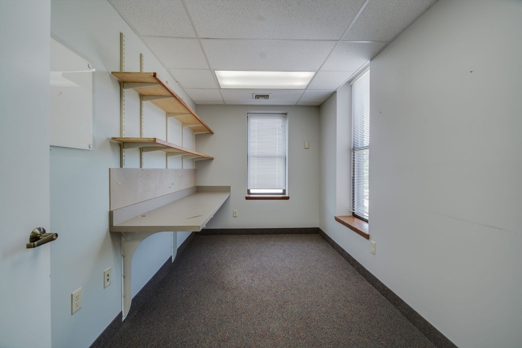 222 Carew St, Springfield, Massachusetts, ,Commercial Lease,For Rent,Carew St,73338155