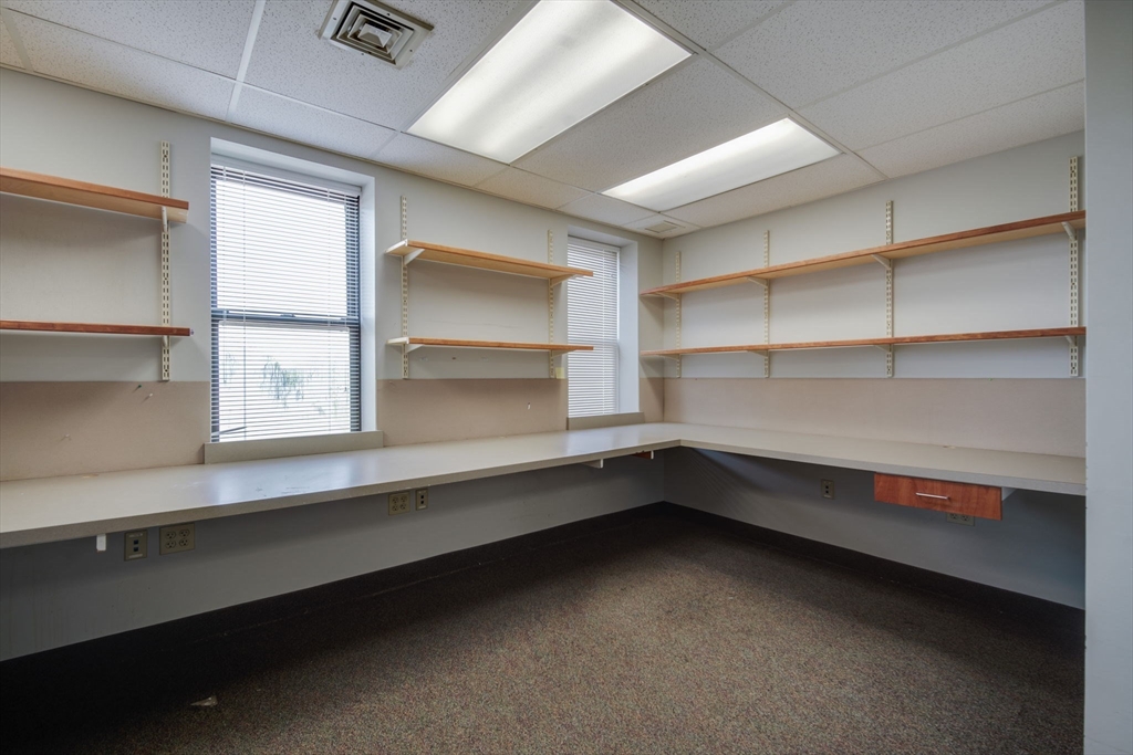 222 Carew St, Springfield, Massachusetts, ,Commercial Lease,For Rent,Carew St,73338152