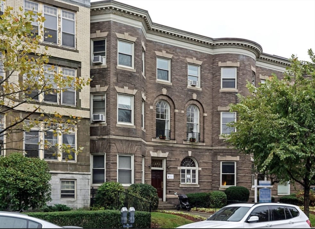 1683 Beacon St, Brookline, Massachusetts, ,Commercial Lease,For Rent,Beacon St,73338497