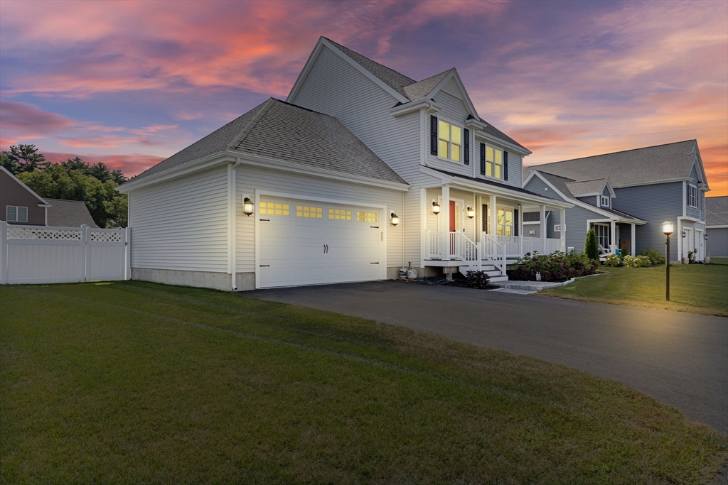 8 Bunker Ln, Lakeville, Massachusetts, 3 Bedrooms Bedrooms, 5 Rooms Rooms,2.5 BathroomsBathrooms,Residential,For Sale,Bunker Ln,73338543