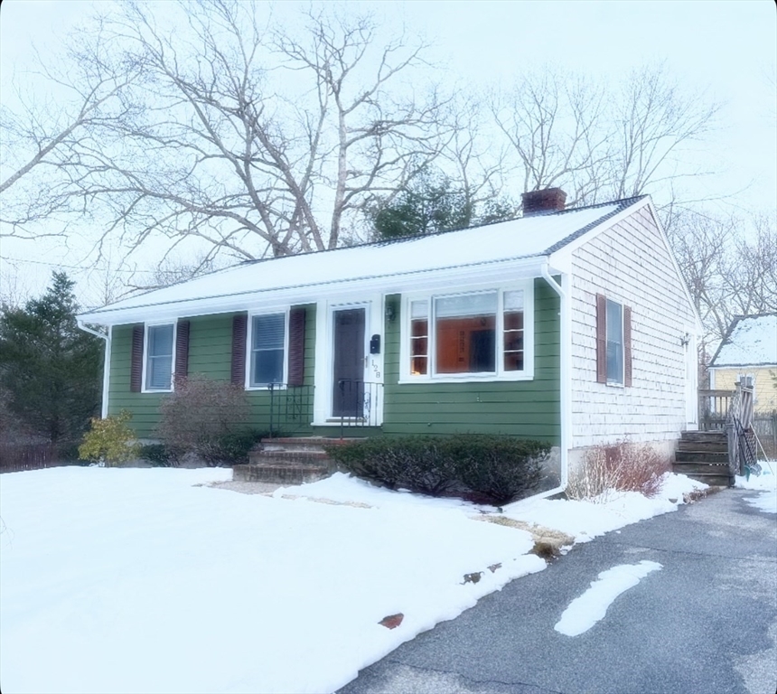 128 Hjelm St, Abington, Massachusetts, 3 Bedrooms Bedrooms, 5 Rooms Rooms,1 BathroomBathrooms,Residential,For Sale,Hjelm St,73338647