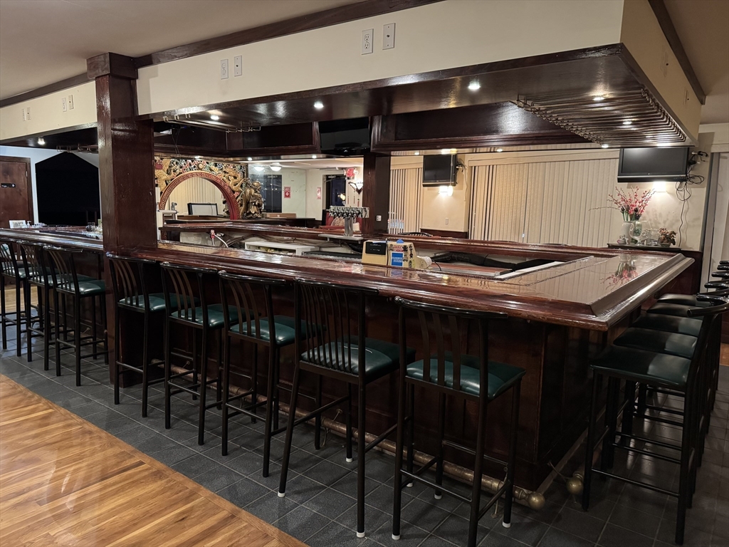 144 Washington St, Peabody, Massachusetts, ,Commercial Lease,For Rent,Washington St,73315343