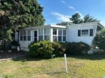 261 Newbury, Peabody, Massachusetts, 2 Bedrooms Bedrooms, 4 Rooms Rooms,1 BathroomBathrooms,Residential,For Sale,Newbury,73268859