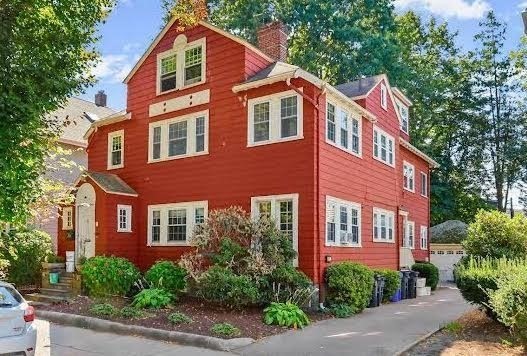 34 Moraine, Boston, Massachusetts, 8 Bedrooms Bedrooms, 17 Rooms Rooms,3.5 BathroomsBathrooms,Residential Income,For Sale,Moraine,73291115