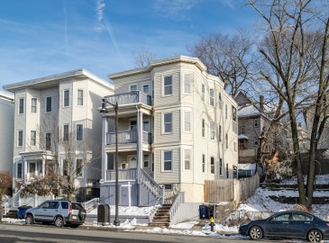 224 Hyde Park Ave, Boston, Massachusetts, 9 Bedrooms Bedrooms, 15 Rooms Rooms,3 BathroomsBathrooms,Residential Income,For Sale,Hyde Park Ave,73322056