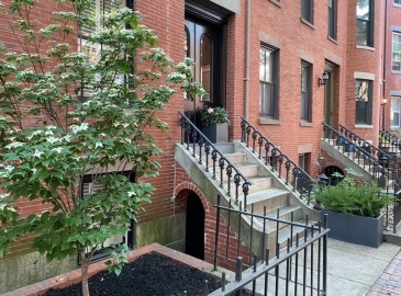 29 East Springfield St, Boston, Massachusetts, 7 Bedrooms Bedrooms, 13 Rooms Rooms,4.5 BathroomsBathrooms,Residential Income,For Sale,East Springfield St,73339716