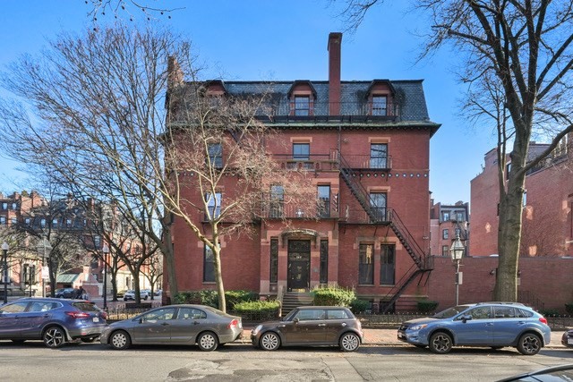 166 Marlborough St, Boston, Massachusetts, 12 Bedrooms Bedrooms, 12 Rooms Rooms,6.5 BathroomsBathrooms,Residential Lease,For Rent,Marlborough St,73342971