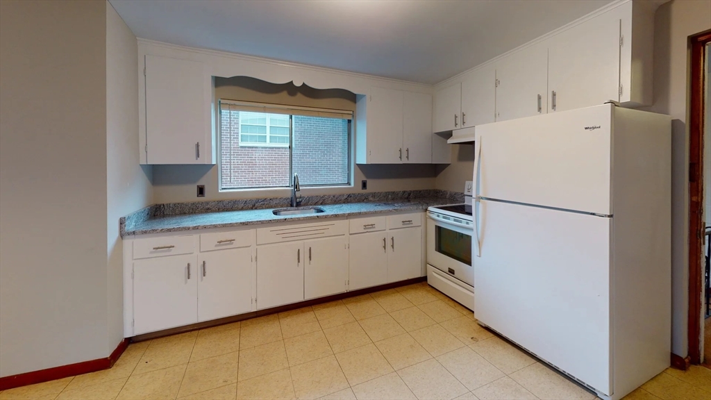 78-80 Harvard St., Waltham, Massachusetts, 2 Bedrooms Bedrooms, 3 Rooms Rooms,1 BathroomBathrooms,Residential Lease,For Rent,Harvard St.,73343183