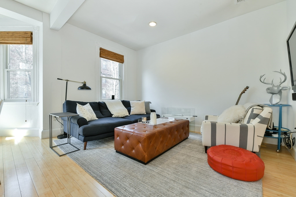 16 Follen Street, Boston, Massachusetts, 2 Bedrooms Bedrooms, 5 Rooms Rooms,1 BathroomBathrooms,Residential Lease,For Rent,Follen Street,73343304