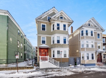 8 Bynner St, Boston, Massachusetts, 7 Bedrooms Bedrooms, 18 Rooms Rooms,3 BathroomsBathrooms,Residential Income,For Sale,Bynner St,73332007