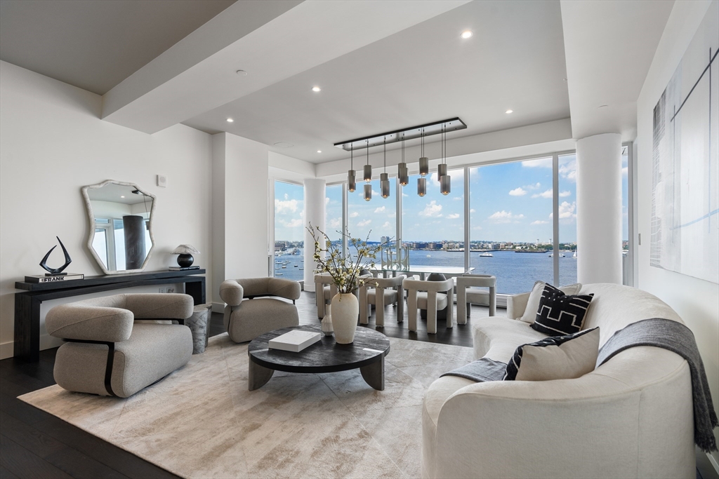 22 Liberty Drive, Boston, Massachusetts, 2 Bedrooms Bedrooms, 4 Rooms Rooms,2.5 BathroomsBathrooms,Residential,For Sale,Liberty Drive,73255872