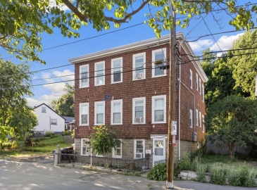 89 Dale St, Revere, Massachusetts, 4 Bedrooms Bedrooms, 9 Rooms Rooms,2 BathroomsBathrooms,Residential Income,For Sale,Dale St,73343733