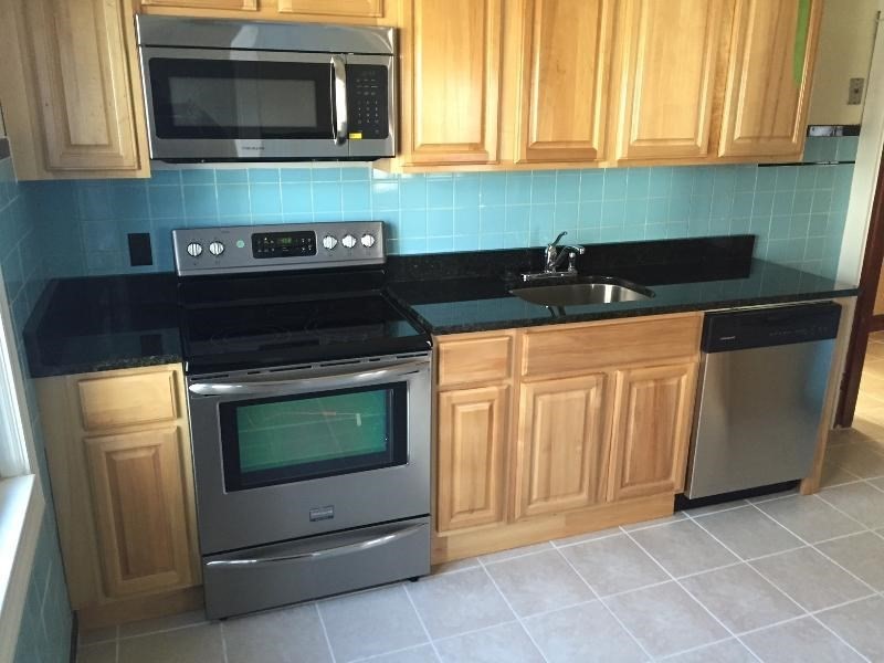 48 Oak Street, Dedham, Massachusetts, 3 Bedrooms Bedrooms, 4 Rooms Rooms,1 BathroomBathrooms,Residential Lease,For Rent,Oak Street,73343960