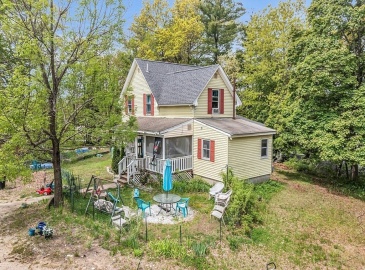 172 W Main, Ayer, Massachusetts, 3 Bedrooms Bedrooms, 7 Rooms Rooms,2 BathroomsBathrooms,Residential,For Sale,W Main,73246226