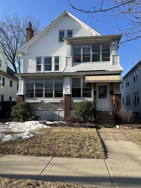 196 W Franklin St, Holyoke, Massachusetts, 2 Bedrooms Bedrooms, 5 Rooms Rooms,1 BathroomBathrooms,Residential Lease,For Rent,W Franklin St,73345104