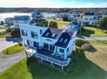 23 Shore Dr, Mattapoisett, Massachusetts, 2 Bedrooms Bedrooms, 7 Rooms Rooms,2 BathroomsBathrooms,Residential,For Sale,Shore Dr,73187139