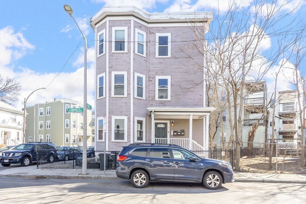 21 Cawfield St., Boston, Massachusetts, 2 Bedrooms Bedrooms, 4 Rooms Rooms,2 BathroomsBathrooms,Residential Lease,For Rent,Cawfield St.,73345724