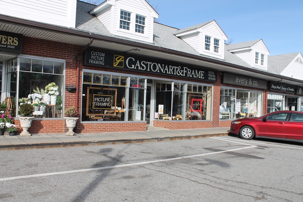 1006 W Roxbury Pkwy, Brookline, Massachusetts, ,Commercial Lease,For Rent,W Roxbury Pkwy,73345916