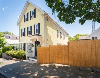 23 Wellman St, Beverly, Massachusetts, 3 Bedrooms Bedrooms, 6 Rooms Rooms,1 BathroomBathrooms,Residential Lease,For Rent,Wellman St,73346007