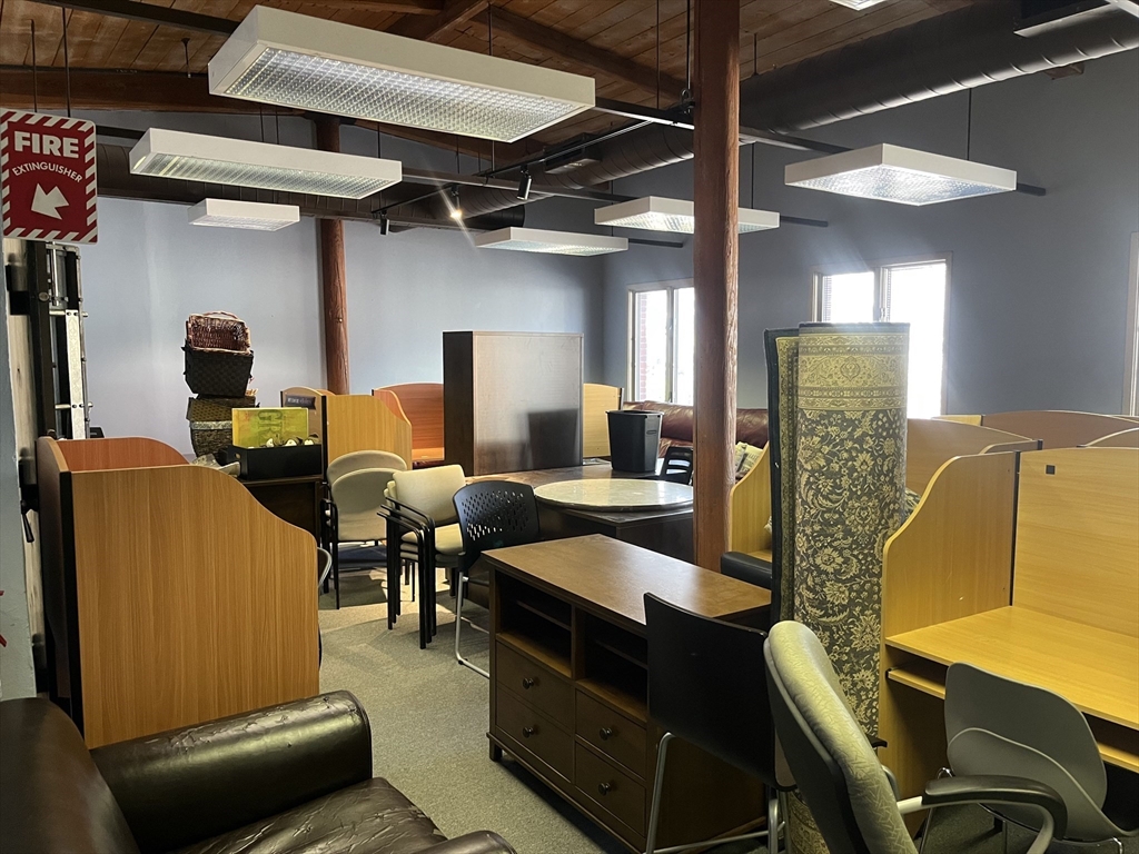 521 Mount Hope St, North Attleboro, Massachusetts, ,Commercial Lease,For Rent,Mount Hope St,73347005