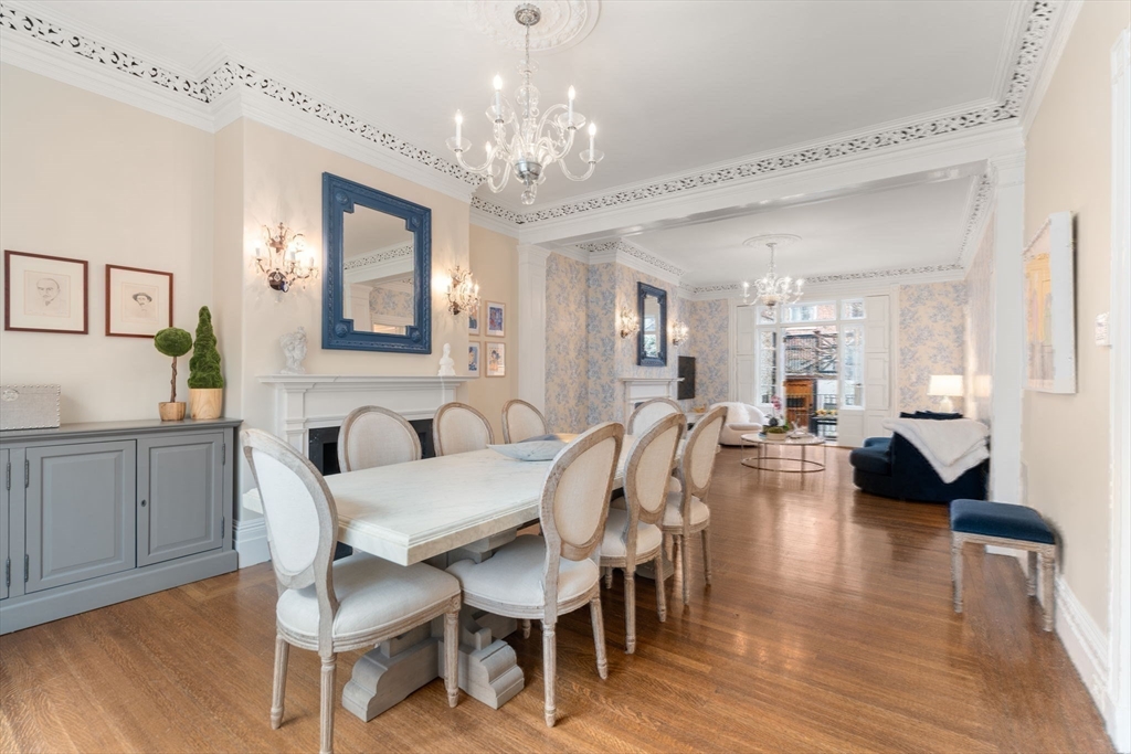 41 Chestnut St, Boston, Massachusetts, 5 Bedrooms Bedrooms, 10 Rooms Rooms,3.5 BathroomsBathrooms,Residential,For Sale,Chestnut St,73348224