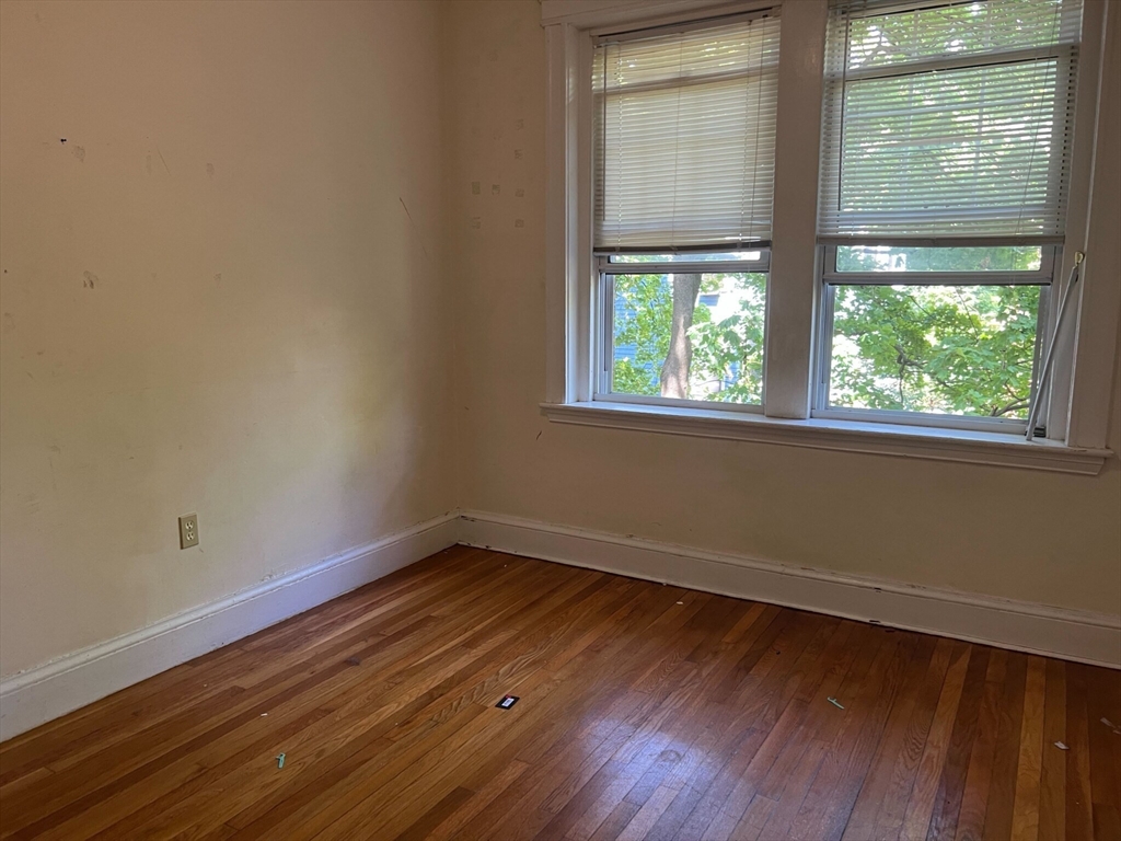 333 Harvard St., Cambridge, Massachusetts, 2 Bedrooms Bedrooms, 3 Rooms Rooms,1 BathroomBathrooms,Residential Lease,For Rent,Harvard St.,73348689