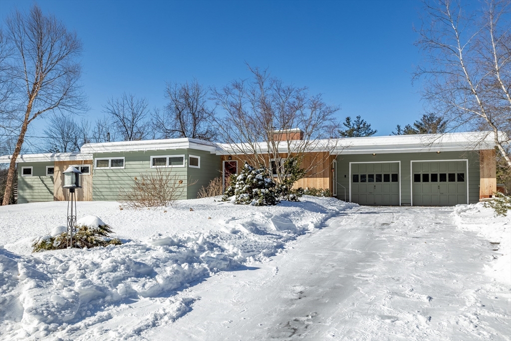32 Skylark Ln, Lunenburg, Massachusetts, 3 Bedrooms Bedrooms, 8 Rooms Rooms,3 BathroomsBathrooms,Residential,For Sale,Skylark Ln,73337110
