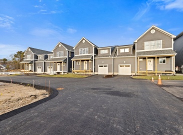 1 Wildwood Lane, Bourne, Massachusetts, 2 Bedrooms Bedrooms, 7 Rooms Rooms,2.5 BathroomsBathrooms,Residential,For Sale,Wildwood Lane,73284532