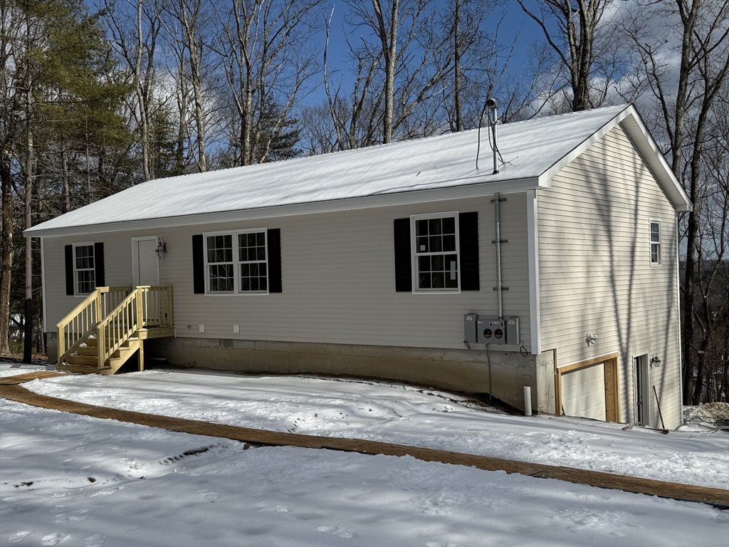 51 Cathy Ln, Southbridge, Massachusetts, 5 Bedrooms Bedrooms, 8 Rooms Rooms,3 BathroomsBathrooms,Residential Income,For Sale,Cathy Ln,73332420
