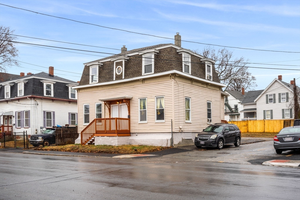 57-59 Cedar St, Haverhill, Massachusetts, 7 Bedrooms Bedrooms, 12 Rooms Rooms,3 BathroomsBathrooms,Residential Income,For Sale,Cedar St,73322102