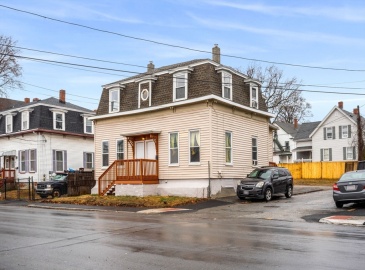 57-59 Cedar St, Haverhill, Massachusetts, 7 Bedrooms Bedrooms, 12 Rooms Rooms,3 BathroomsBathrooms,Residential Income,For Sale,Cedar St,73322102