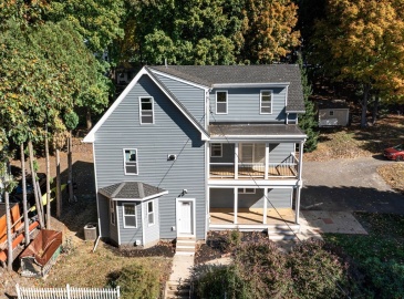 164 Ashburnham St, Fitchburg, Massachusetts, 6 Bedrooms Bedrooms, 10 Rooms Rooms,3 BathroomsBathrooms,Residential Income,For Sale,Ashburnham St,73290389