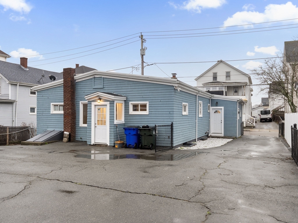 218 Hamlet St, Fall River, Massachusetts, 4 Bedrooms Bedrooms, 11 Rooms Rooms,2 BathroomsBathrooms,Residential Income,For Sale,Hamlet St,73352047